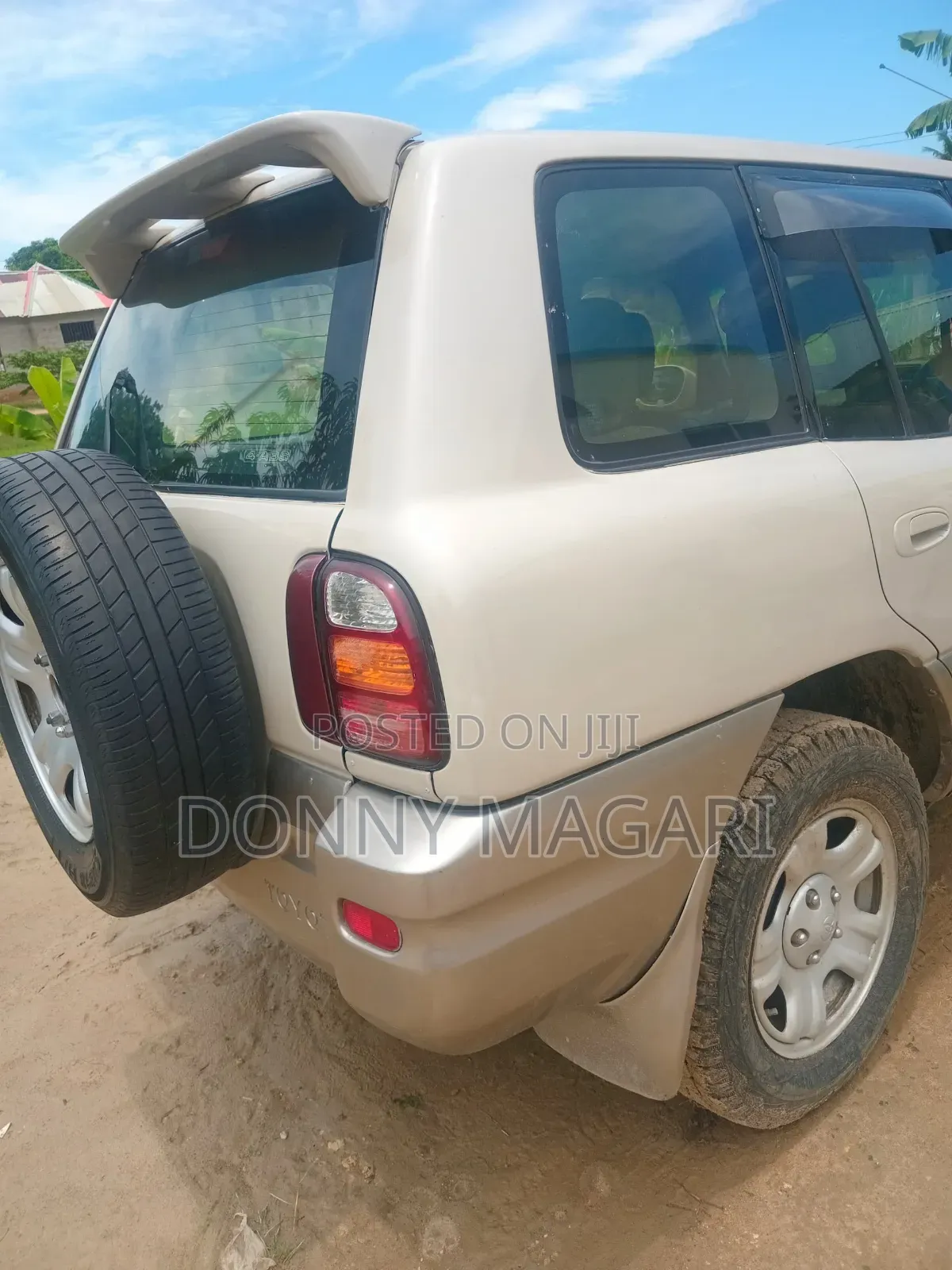 Toyota RAV4 1999 White
