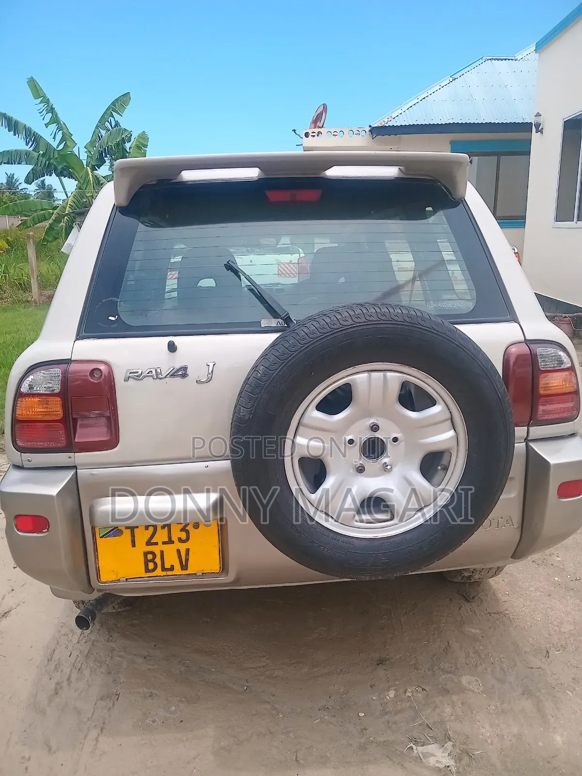 Toyota RAV4 1999 White