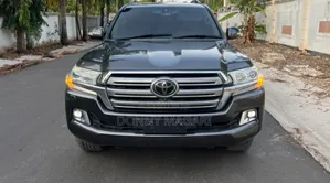 Toyota Land Cruiser 2018 Gray
