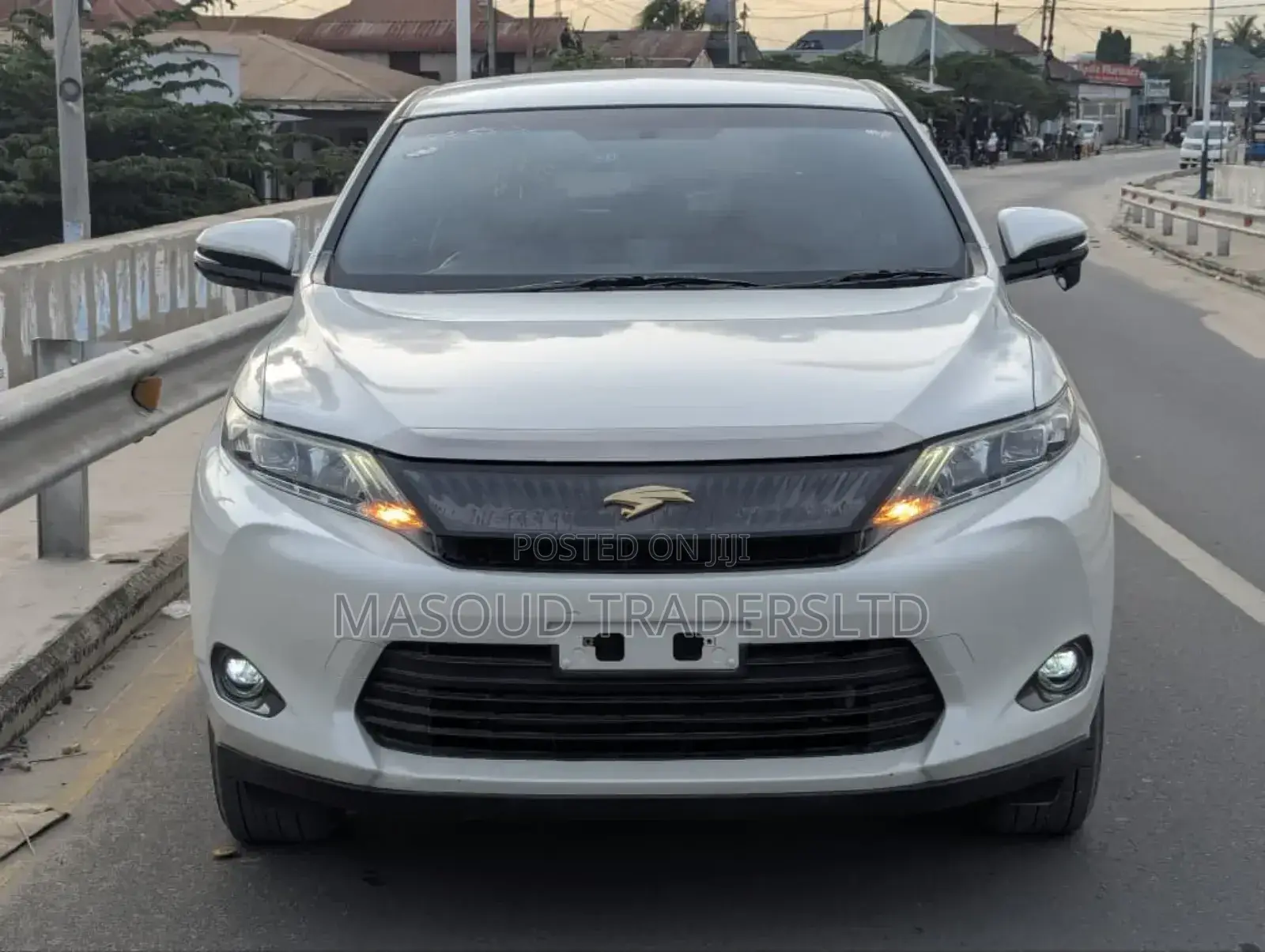 Toyota Harrier Hybrid Premium 2014 White