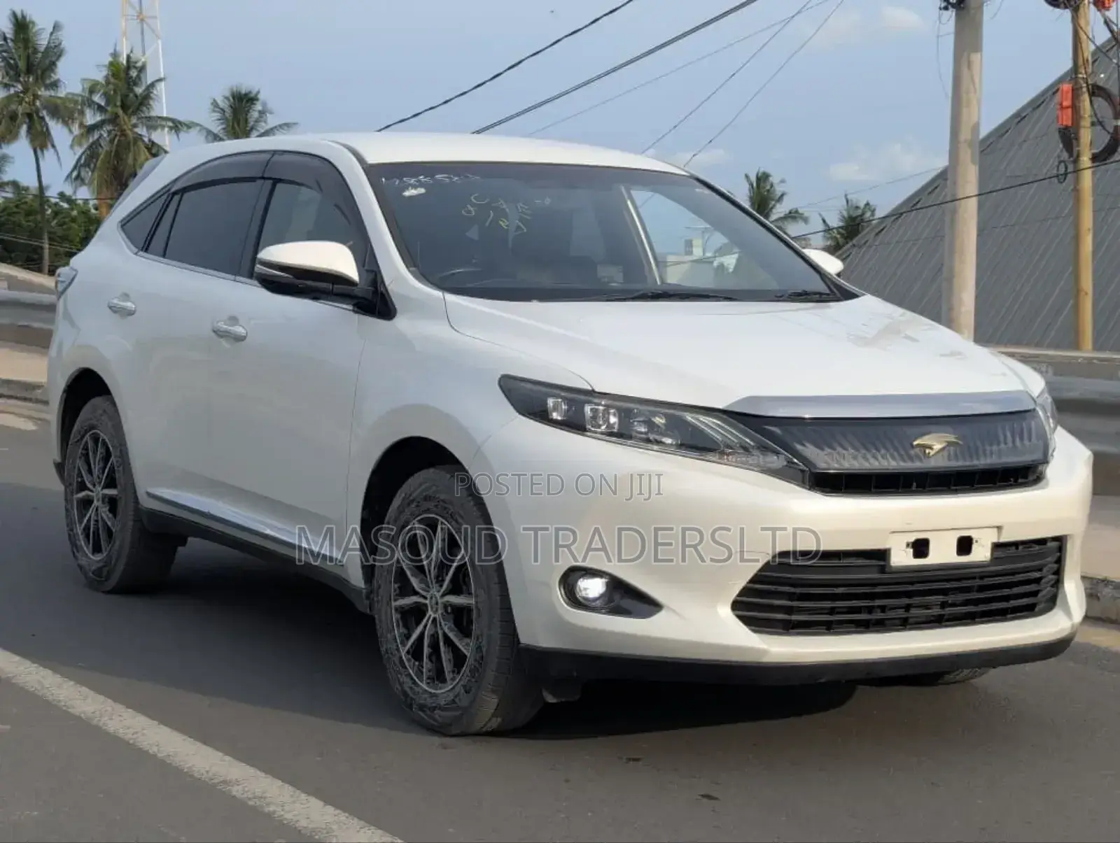 Toyota Harrier Hybrid Premium 2014 White