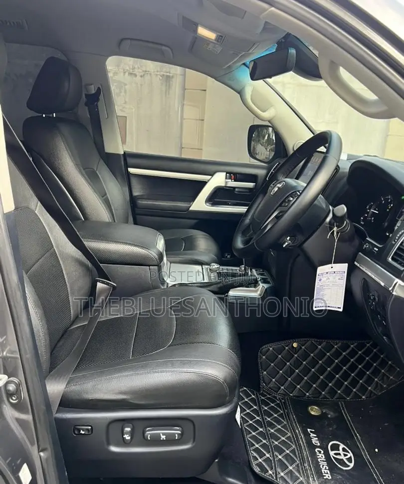 Toyota Land Cruiser 2019 Gray