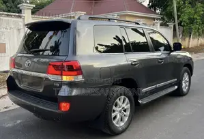 Toyota Land Cruiser 2019 Gray