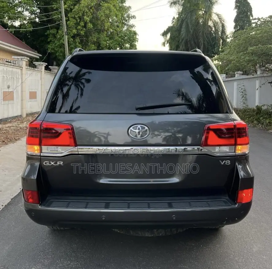 Toyota Land Cruiser 2019 Gray
