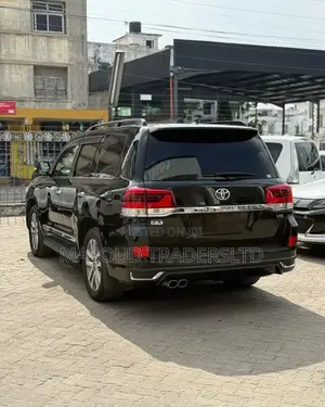 Toyota Land Cruiser 4.6 V8 ZX 2016 Black