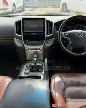 Toyota Land Cruiser 4.6 V8 ZX 2016 Black