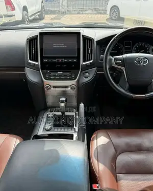 Toyota Land Cruiser 4.6 V8 ZX 2016 Black