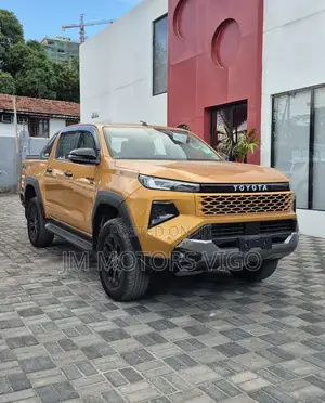New Toyota Hilux 2025 Gold