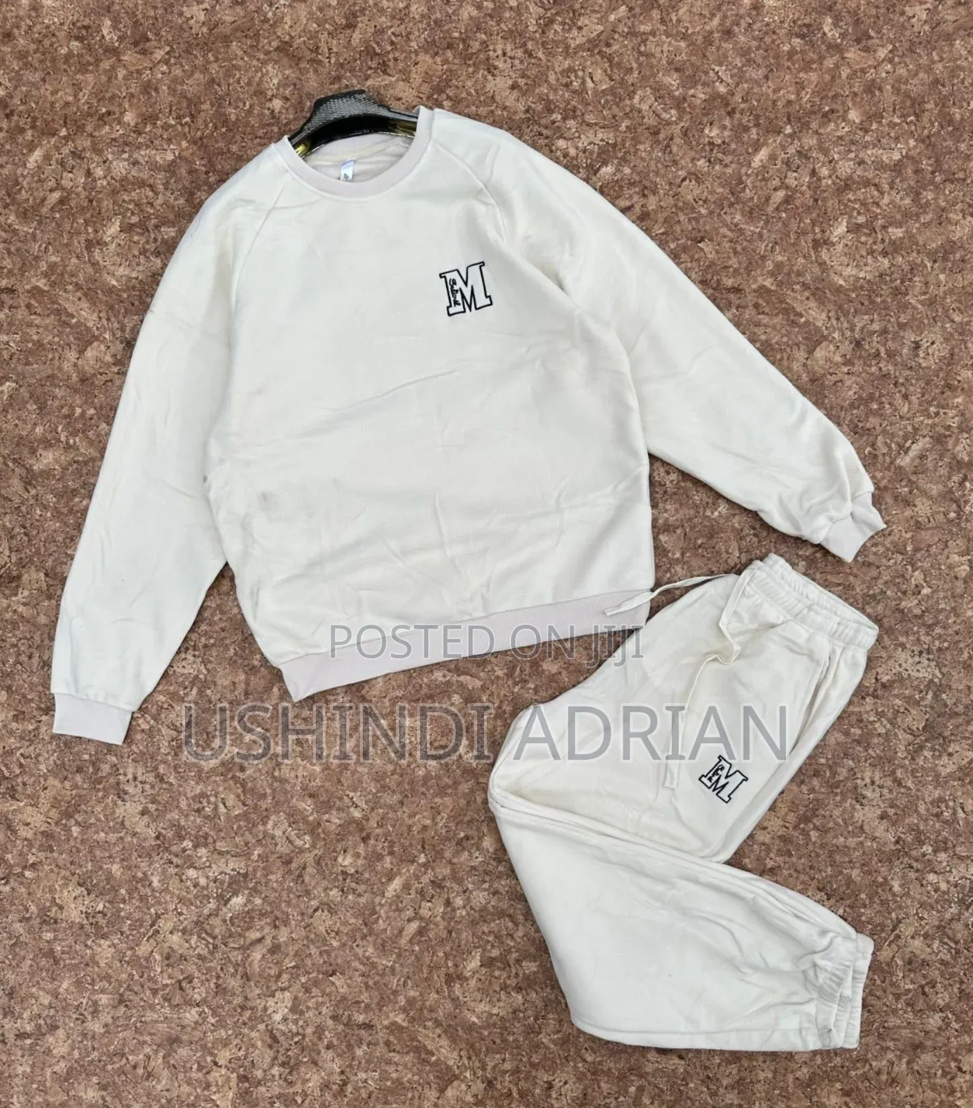 Urban Flex Tracksuit–Kwa Mitindo Ya Casual, Sporty Na City Vibe.