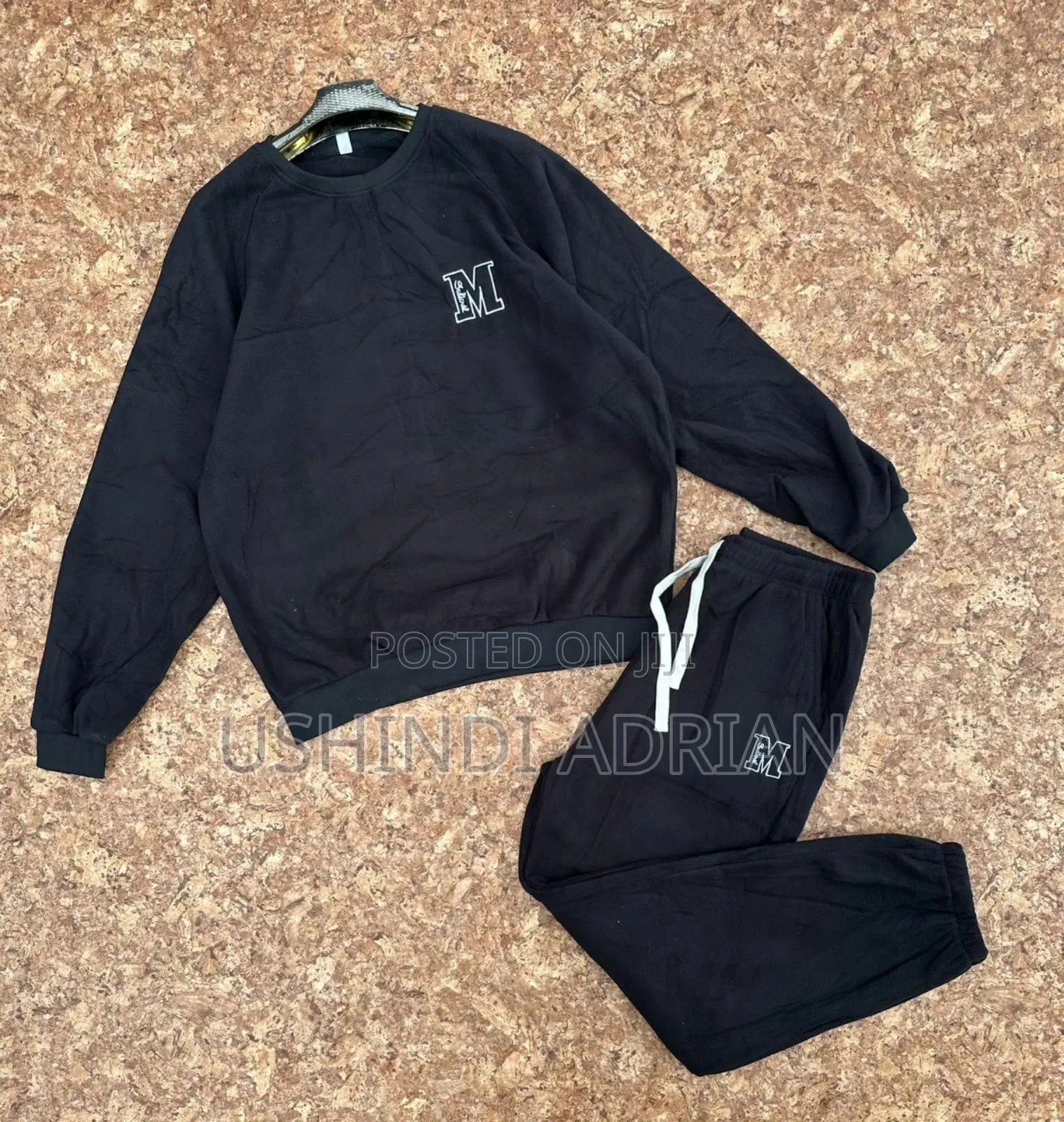 Urban Flex Tracksuit–Kwa Mitindo Ya Casual, Sporty Na City Vibe.