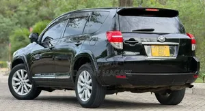 Toyota Vanguard 2011 Black