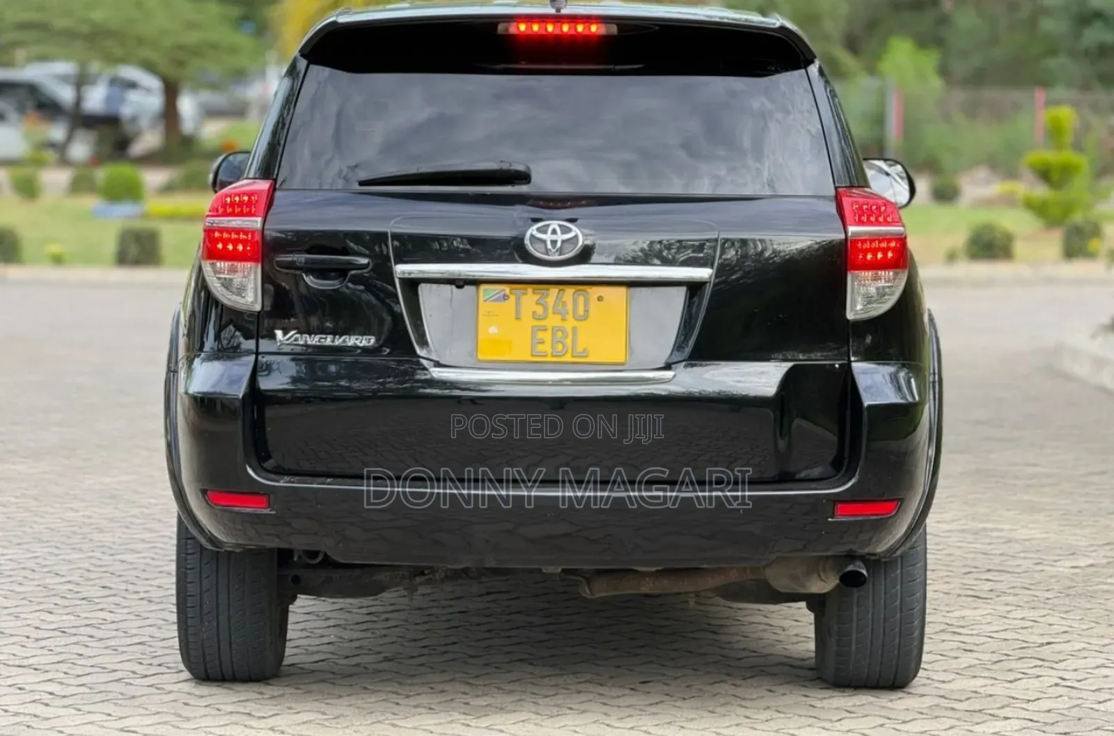 Toyota Vanguard 2011 Black