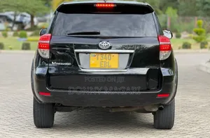 Toyota Vanguard 2011 Black