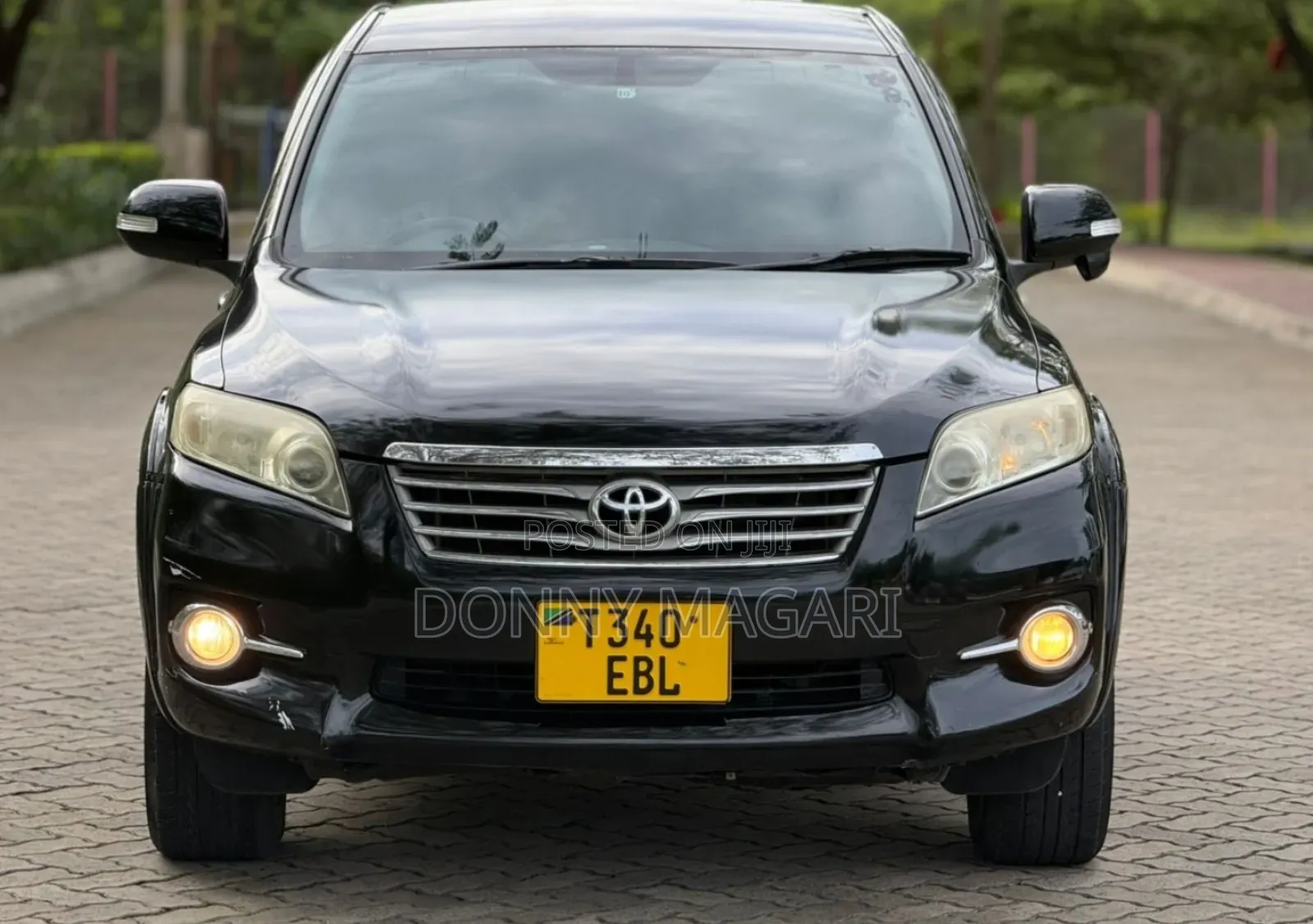 Toyota Vanguard 2011 Black