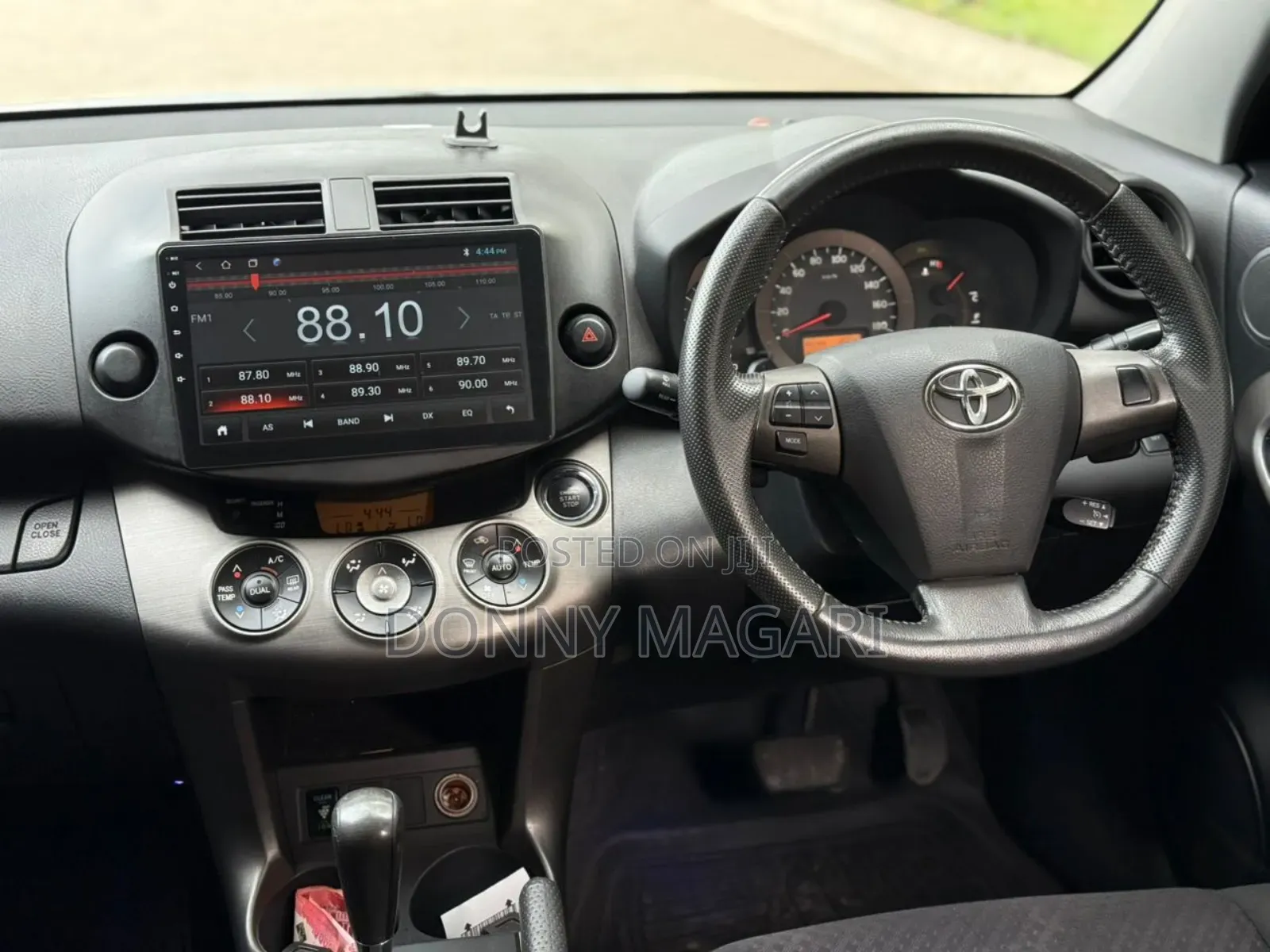 Toyota Vanguard 2011 Black