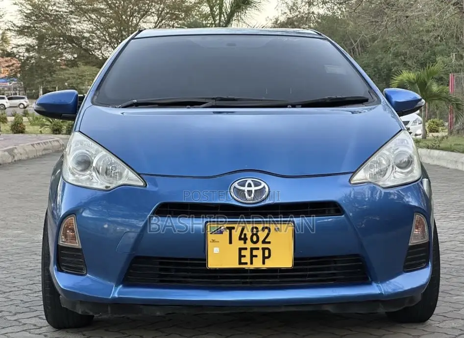 Toyota Aqua 2013 Blue