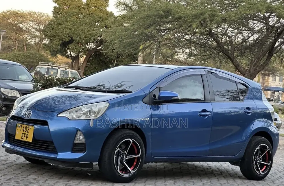 Toyota Aqua 2013 Blue