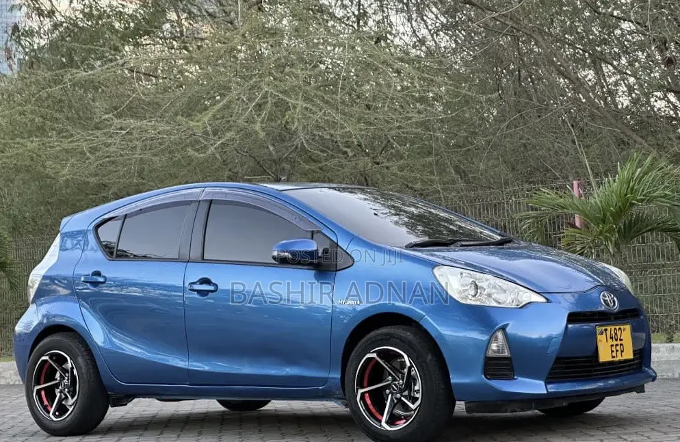 Toyota Aqua 2013 Blue