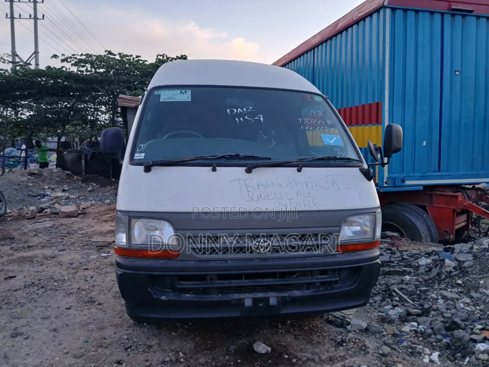 Toyota HiAce 2002 White