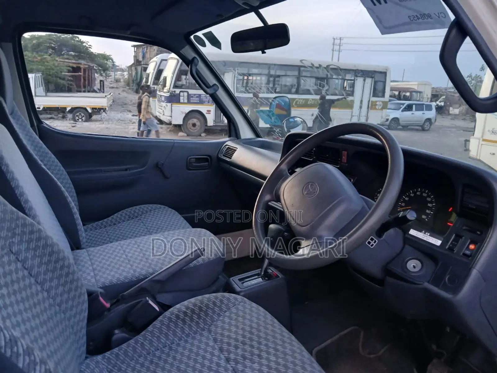 Toyota HiAce 2002 White