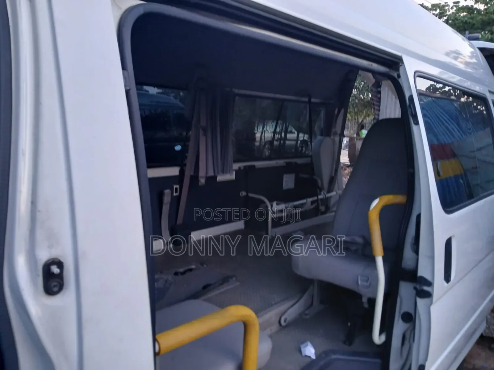 Toyota HiAce 2002 White