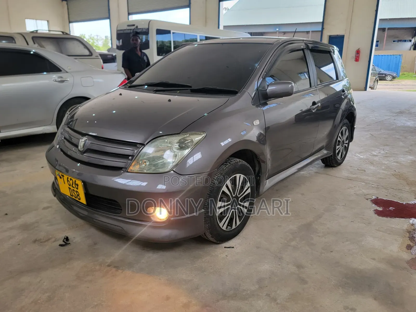 Toyota IST 2005 Gray