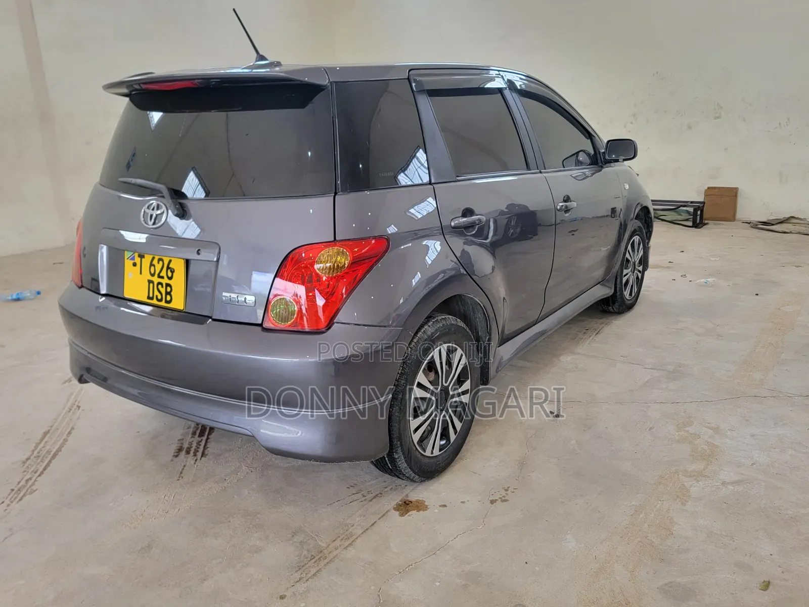 Toyota IST 2005 Gray