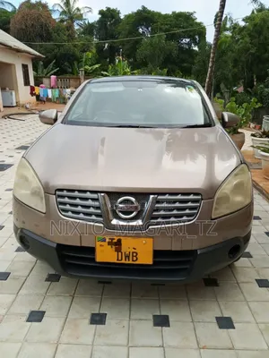 Nissan Dualis 1990 Beige