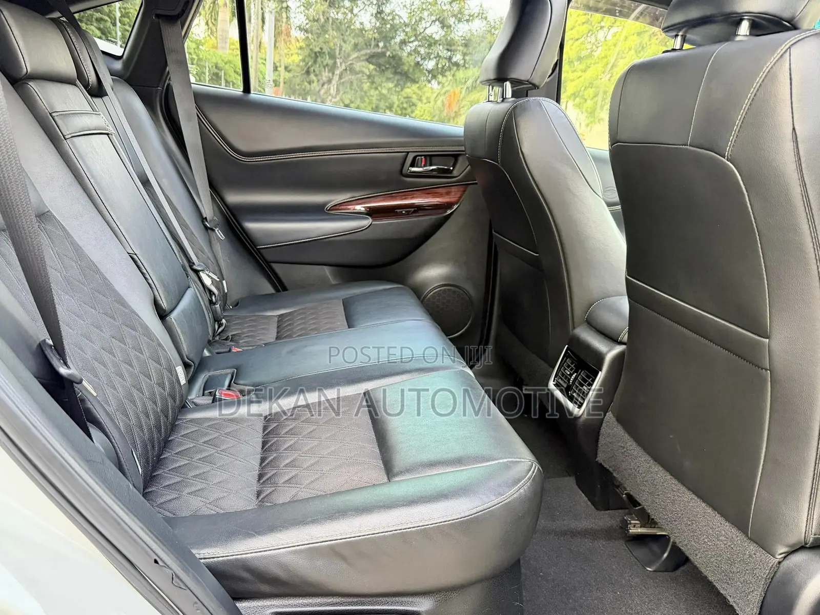 Toyota Harrier 2.0 2015 White
