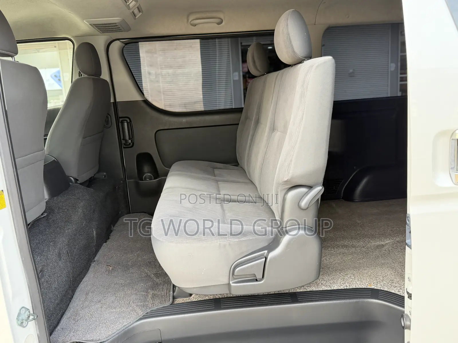 Toyota HiAce 2012 White