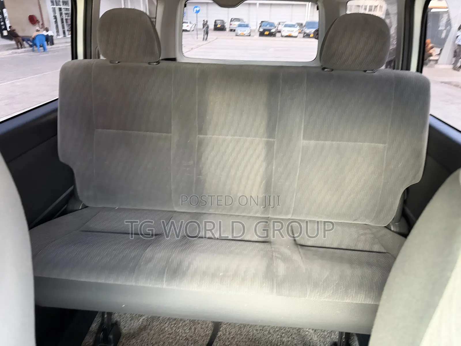 Toyota HiAce 2012 White