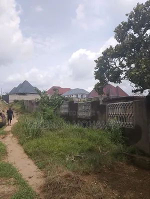 Kiwanja Kinauzwa Kigamboni Baiskel