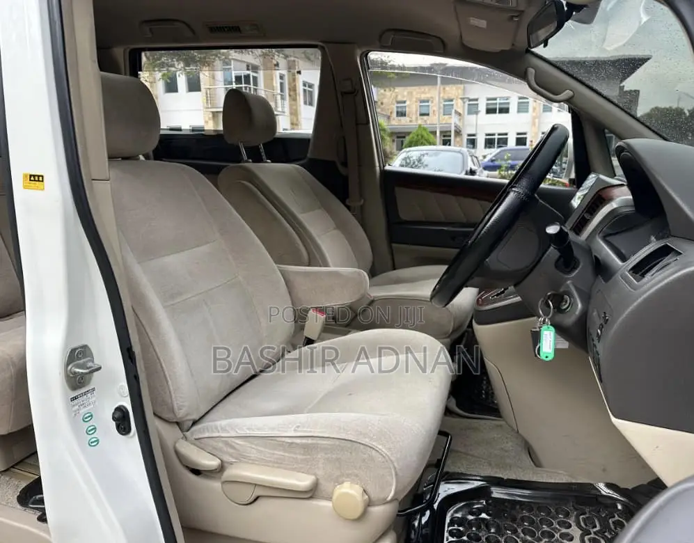 Toyota Alphard 2.4 Petrol FWD 2005 White