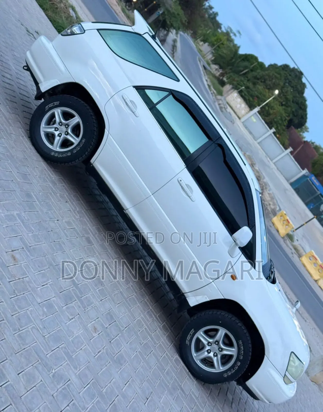 Toyota Harrier 2001 White