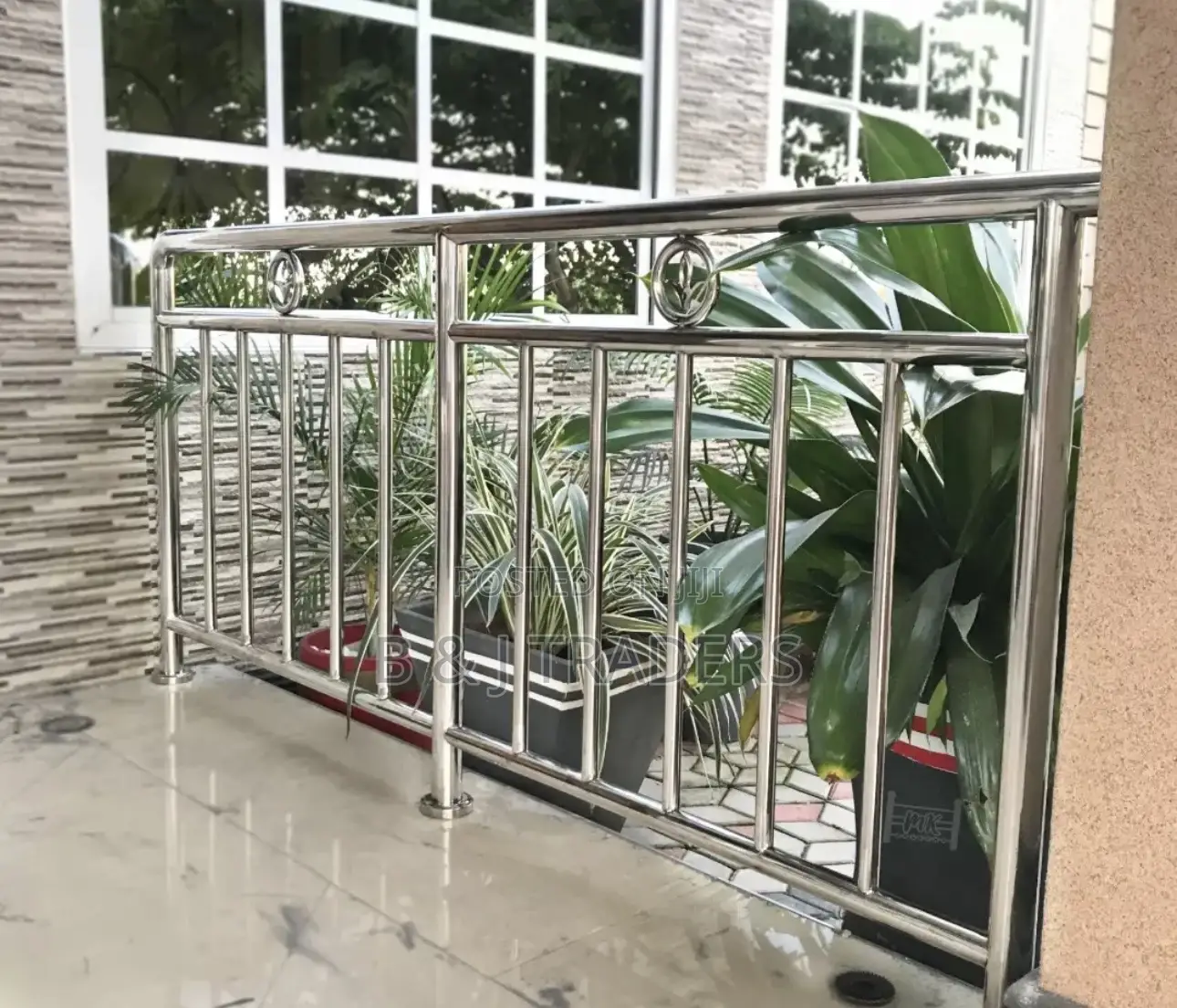 Balcony Nzuri Ya Kibarazani