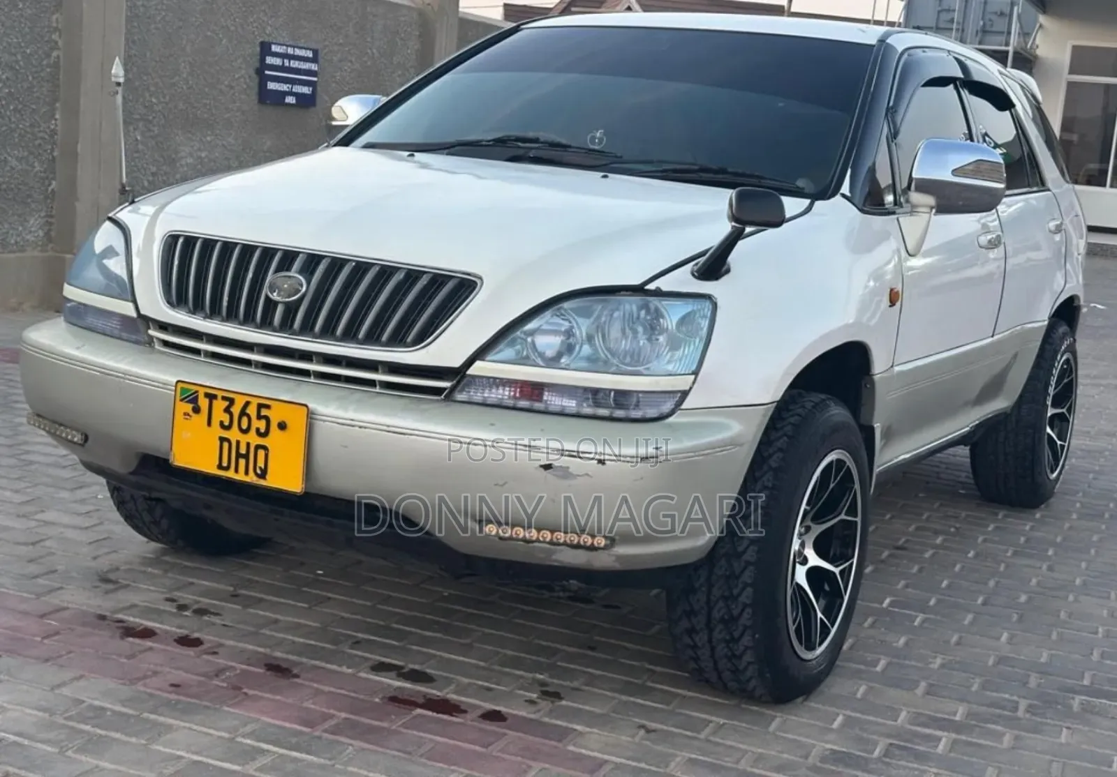 Toyota Harrier 2002 White