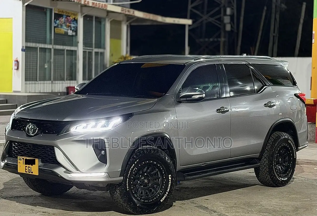 Toyota Fortuner 2018 Silver