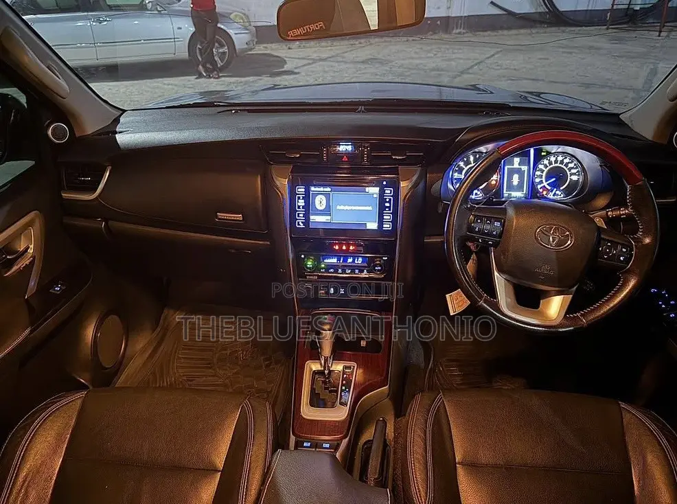 Toyota Fortuner 2018 Silver