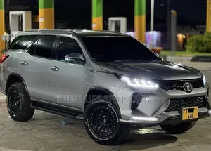 Toyota Fortuner 2018 Silver