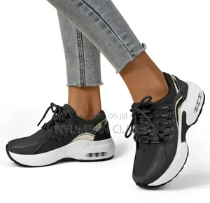 Ladies Classic Sneakers