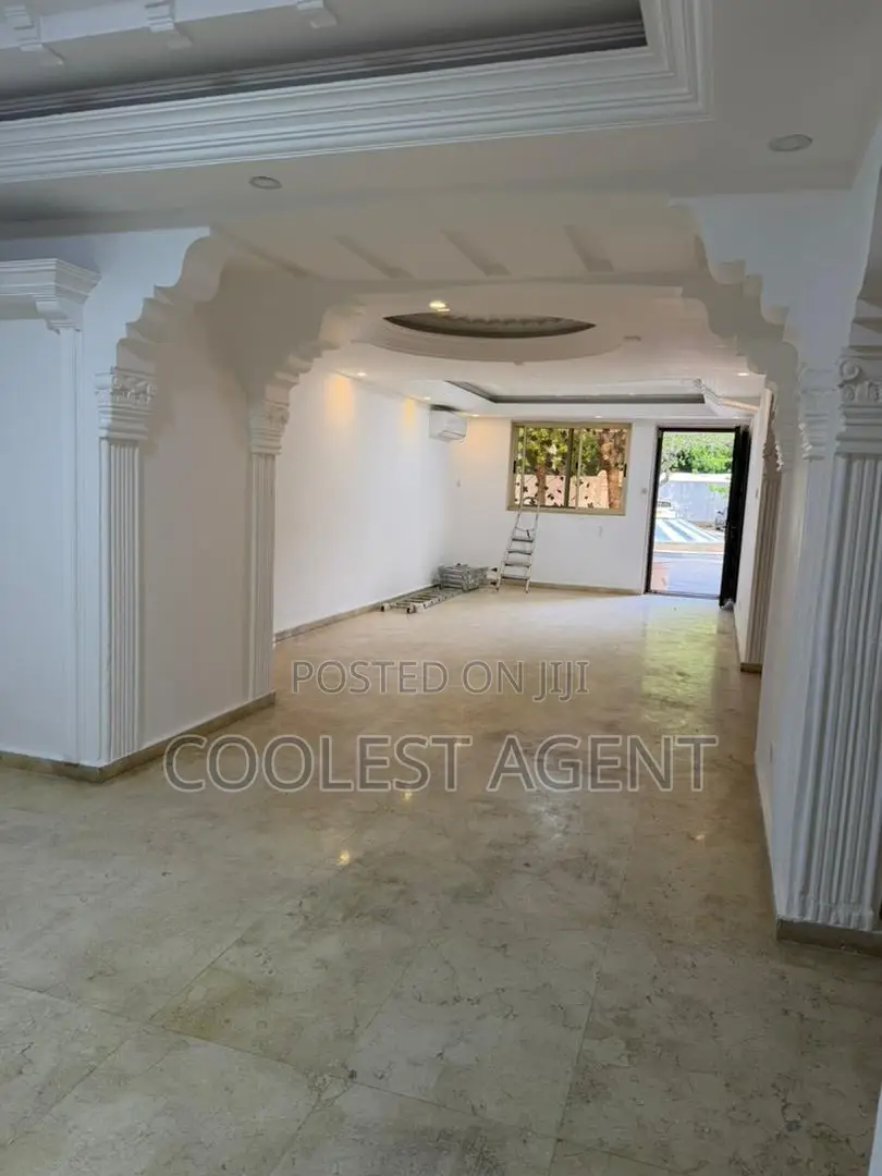 20bdrm Villa in Coolest Estate, Masaki for rent