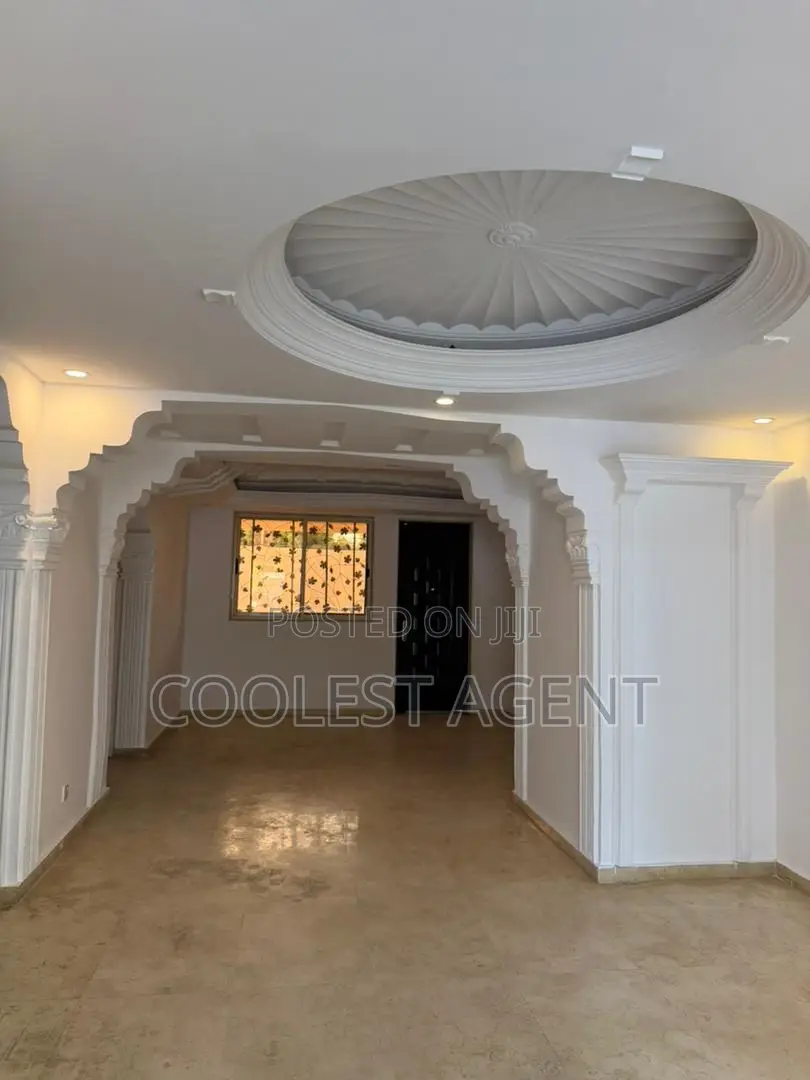 20bdrm Villa in Coolest Estate, Masaki for rent