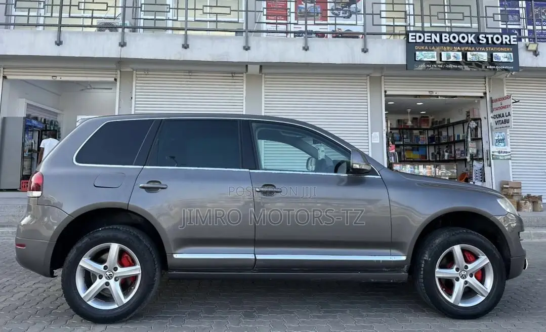 Volkswagen Touareg 2009 Gray