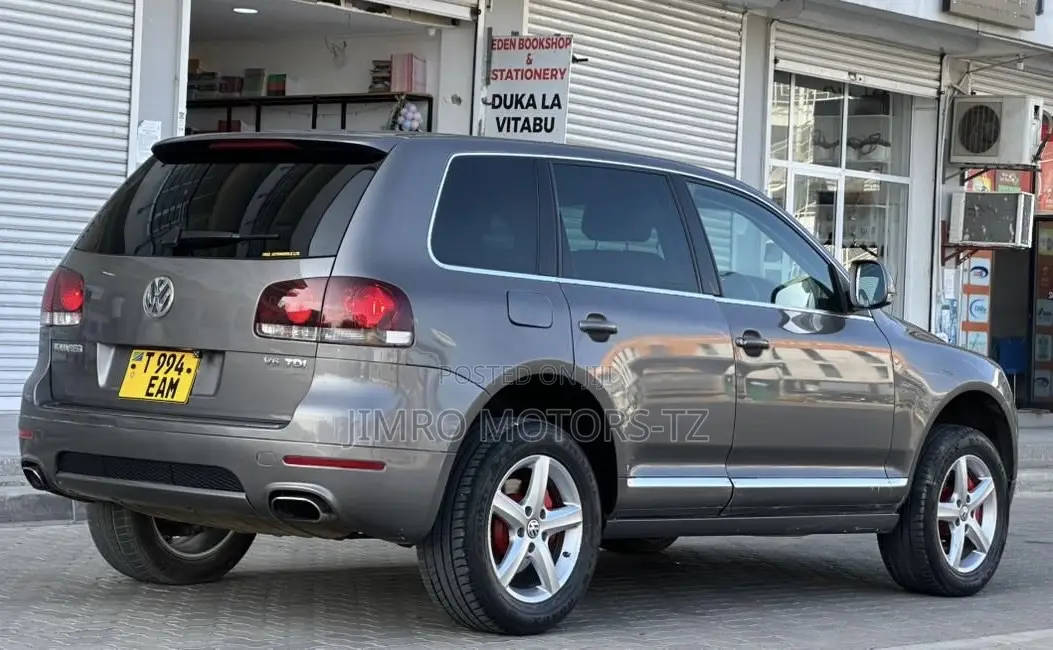 Volkswagen Touareg 2009 Gray