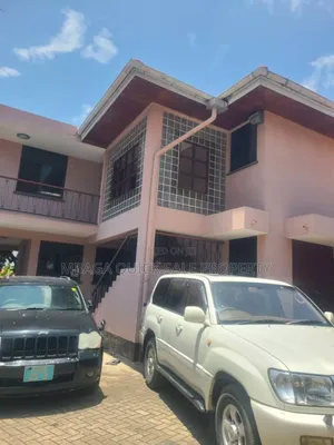 8bdrm House in Regent Estate, Mikocheni for sale