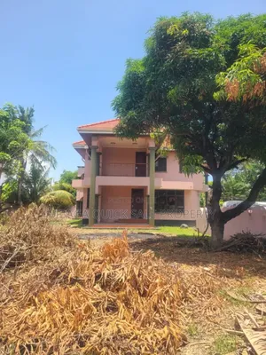 8bdrm House in Regent Estate, Mikocheni for sale