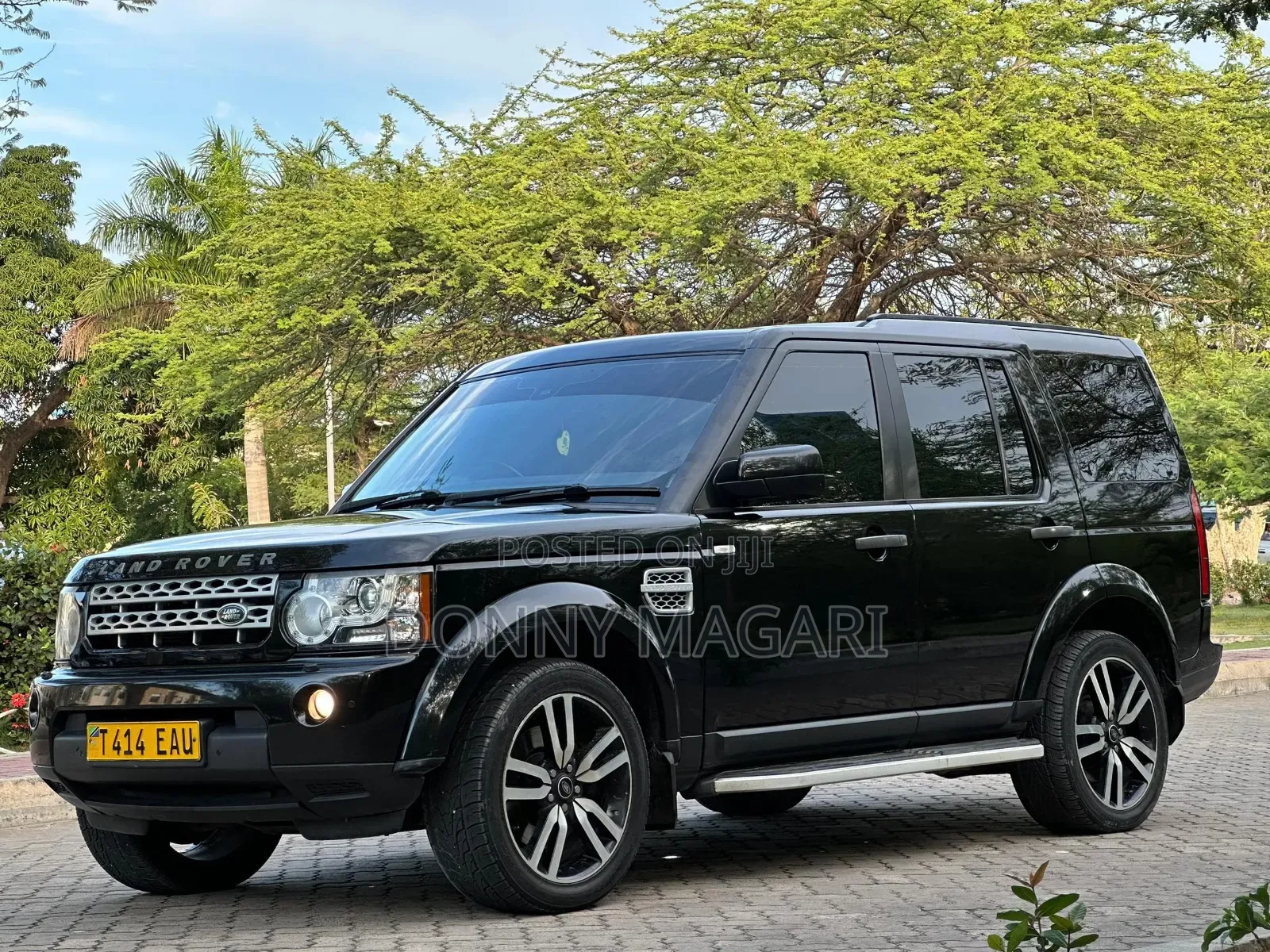 Land Rover Discovery 2011 Black