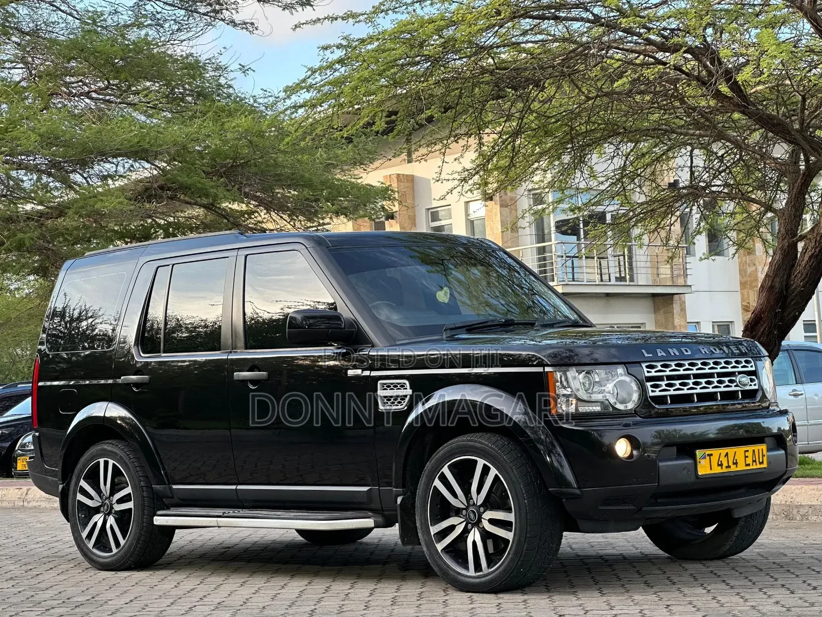 Land Rover Discovery 2011 Black
