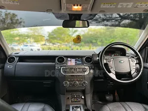 Land Rover Discovery 2011 Black