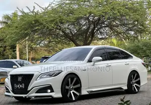 Toyota Crown 2019 White